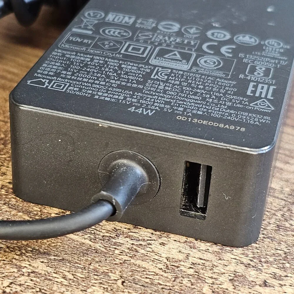 1800 Surface Pro 3 4 5 6 7 Charger 44W Power Supply w USB A Port
